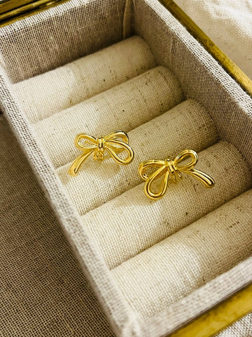 Small Bow Studs