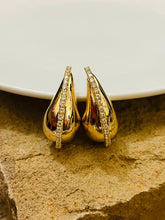 Diamond studded Teardrop